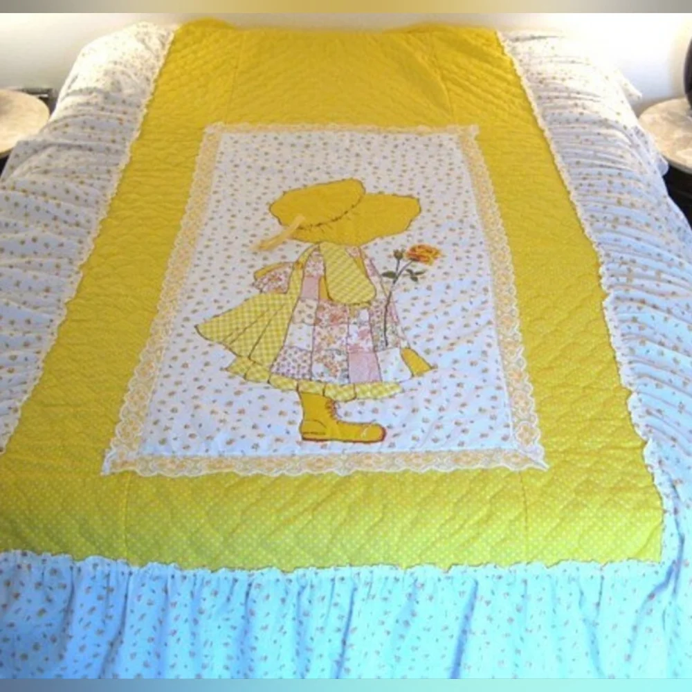 🌼Vintage 1970s Beautiful Yellow Floral Quilt Ruffle Bedspread Twin Holly Hobbie